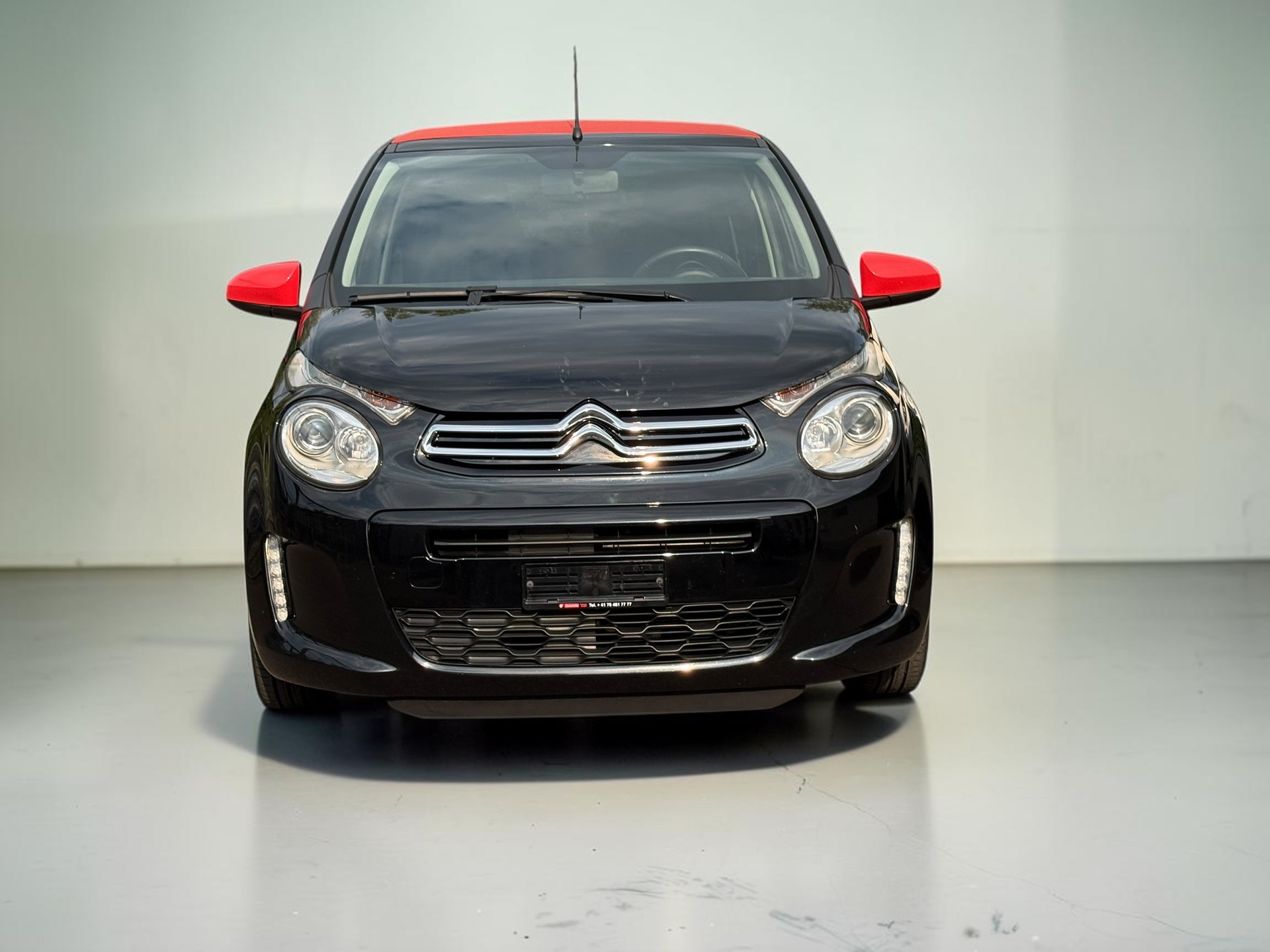 CITROEN C1 1.2 VTi Shine Airscape-image-7