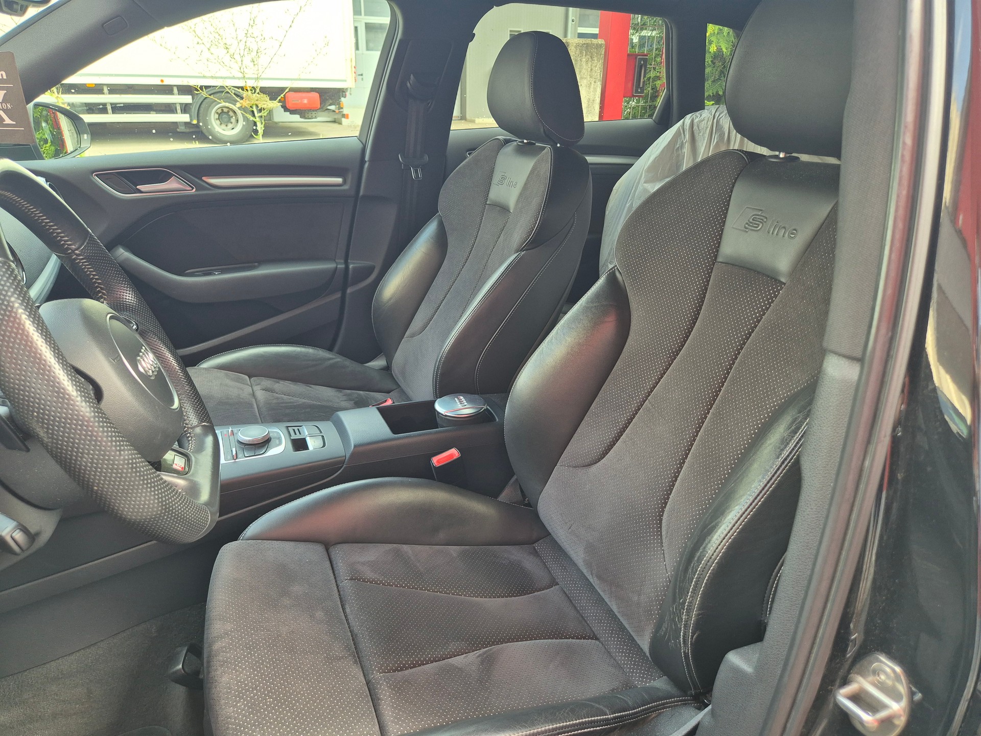 AUDI A3 Sportback 1.4 TFSI Ambition S-tronic-image-5
