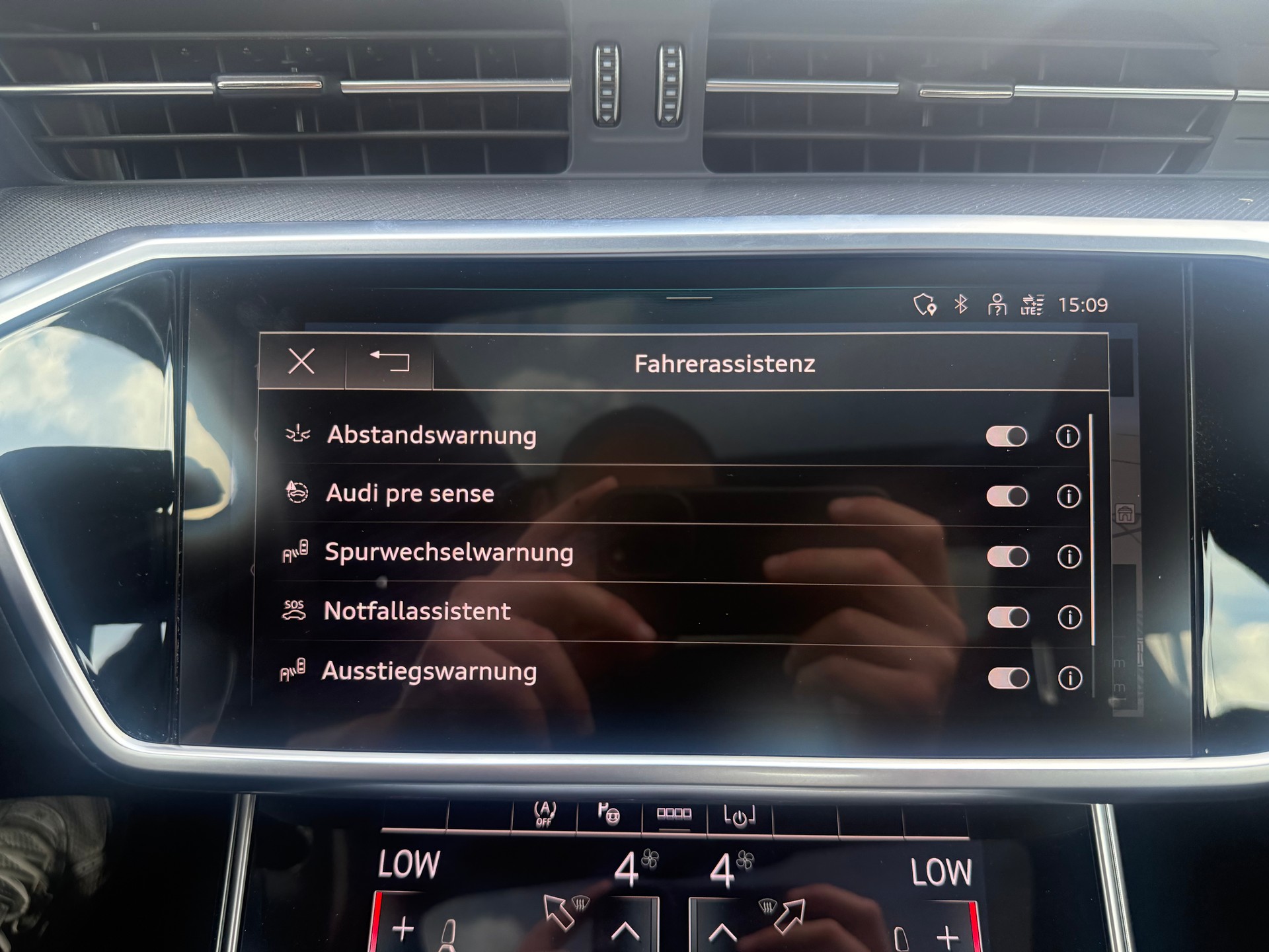 AUDI A6 Avant 2.0 45 TFSI Sport quattro S-Tronic-image-16