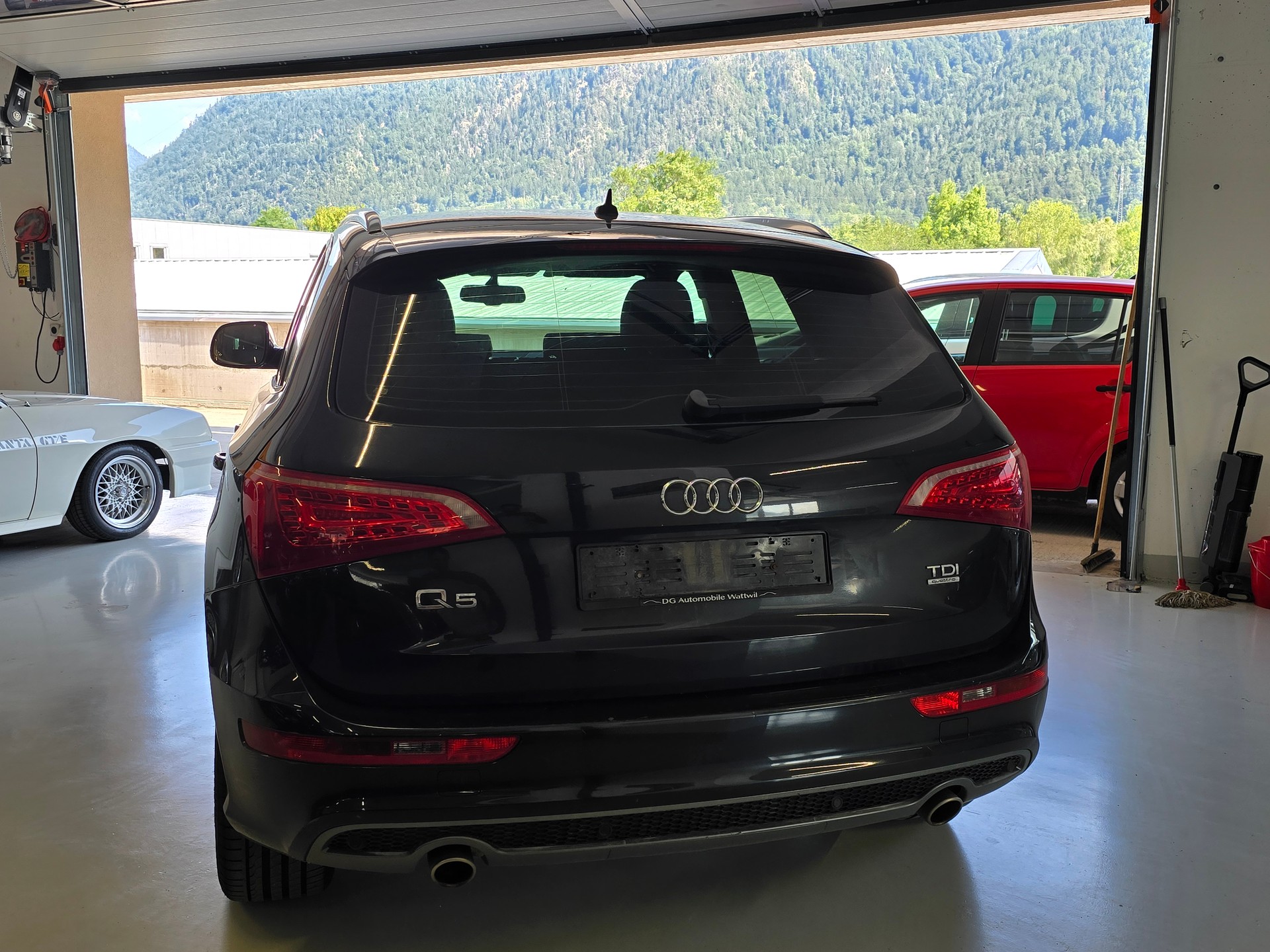 AUDI Q5 3.0 TDI quattro S-tronic-image-5