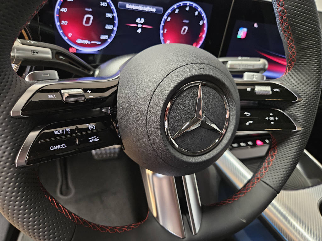 MERCEDES-BENZ CLA 220 4Matic AMG Line-image-9
