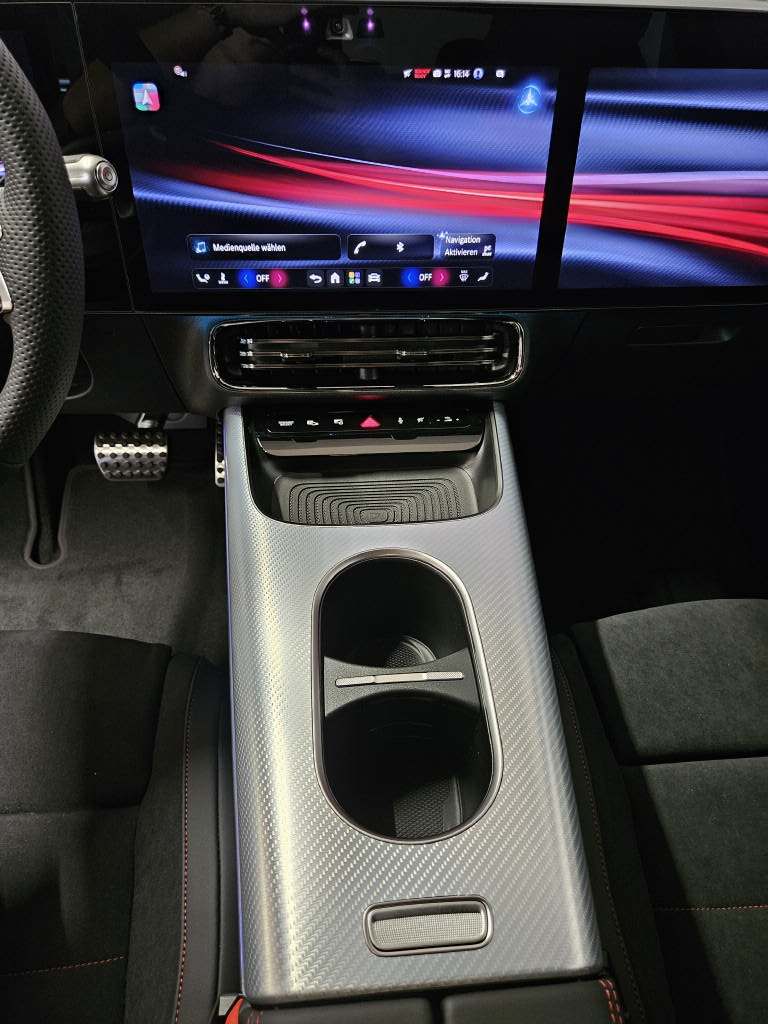 MERCEDES-BENZ CLA 220 4Matic AMG Line-image-11