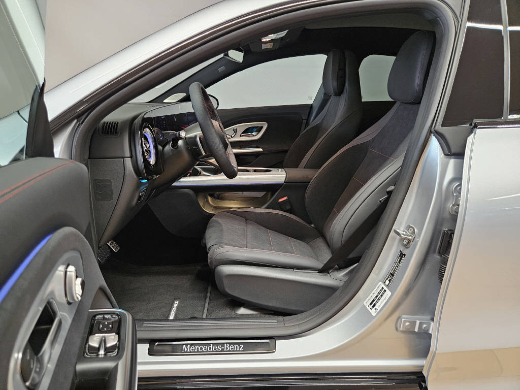 MERCEDES-BENZ CLA 220 4Matic AMG Line-image-7