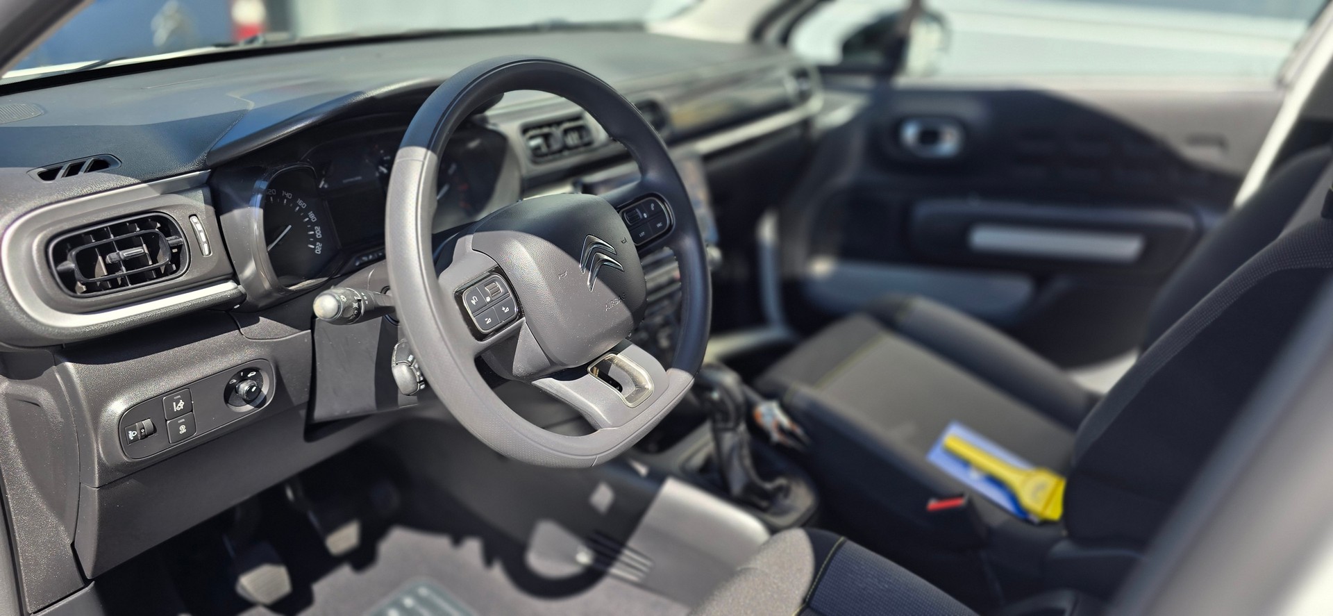 CITROEN C3 1.2i PureTech Feel-image-8