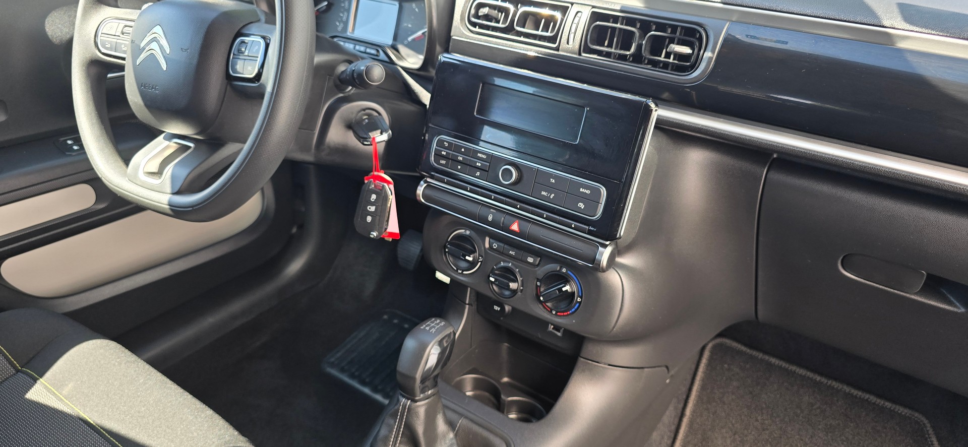 CITROEN C3 1.2i PureTech Feel-image-10
