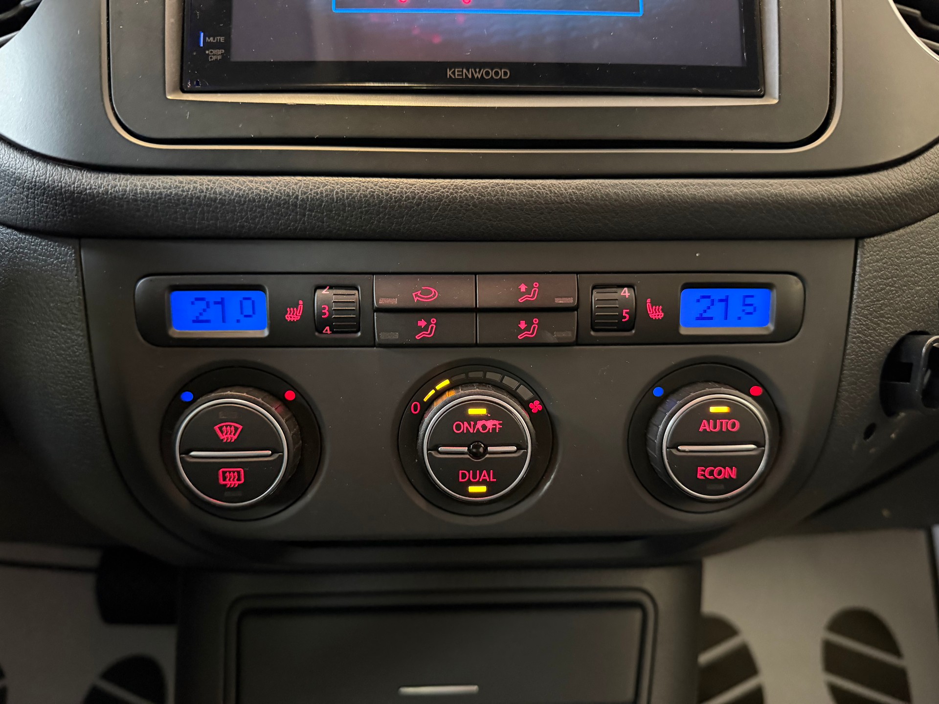 VW Golf Plus 2.0 FSI Comfortline //NEU AB MFK!-image-13
