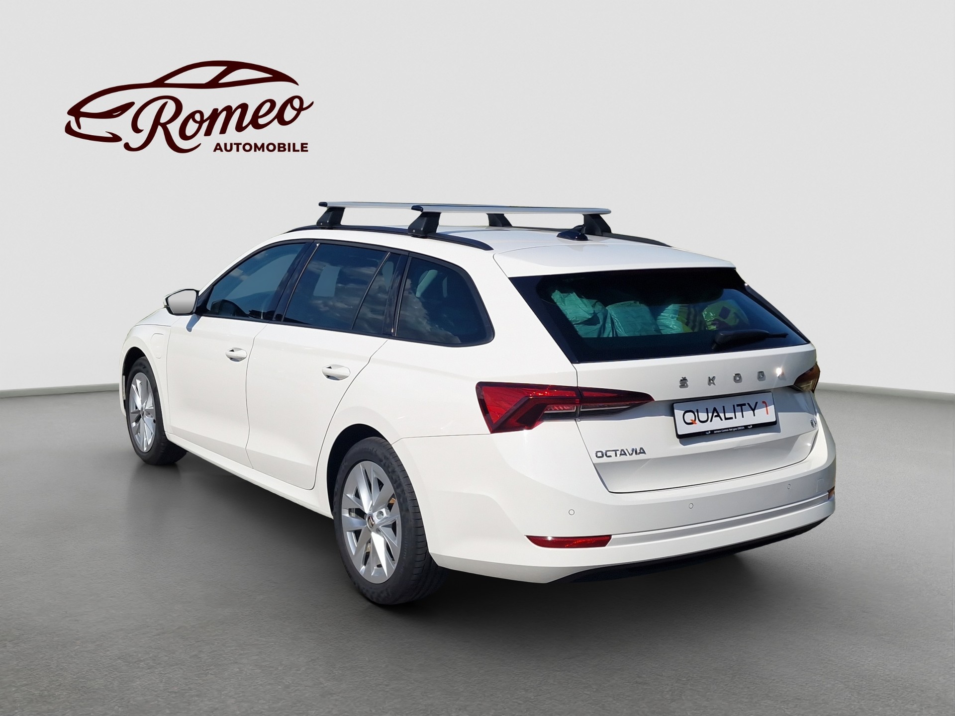 SKODA Octavia Combi 1.4 TSI Plug-In-Hybrid DSG Ambition ** Frisch ab MFK & Service ** CH Auto ** 1. Hand ** Batterie Zertifikat **-image-3