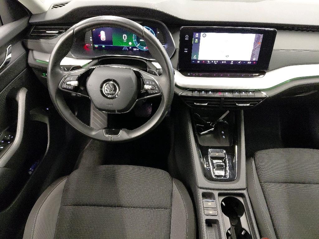 SKODA Octavia Combi 1.4 TSI Plug-In-Hybrid DSG Ambition ** Frisch ab MFK & Service ** CH Auto ** 1. Hand ** Batterie Zertifikat **-image-3