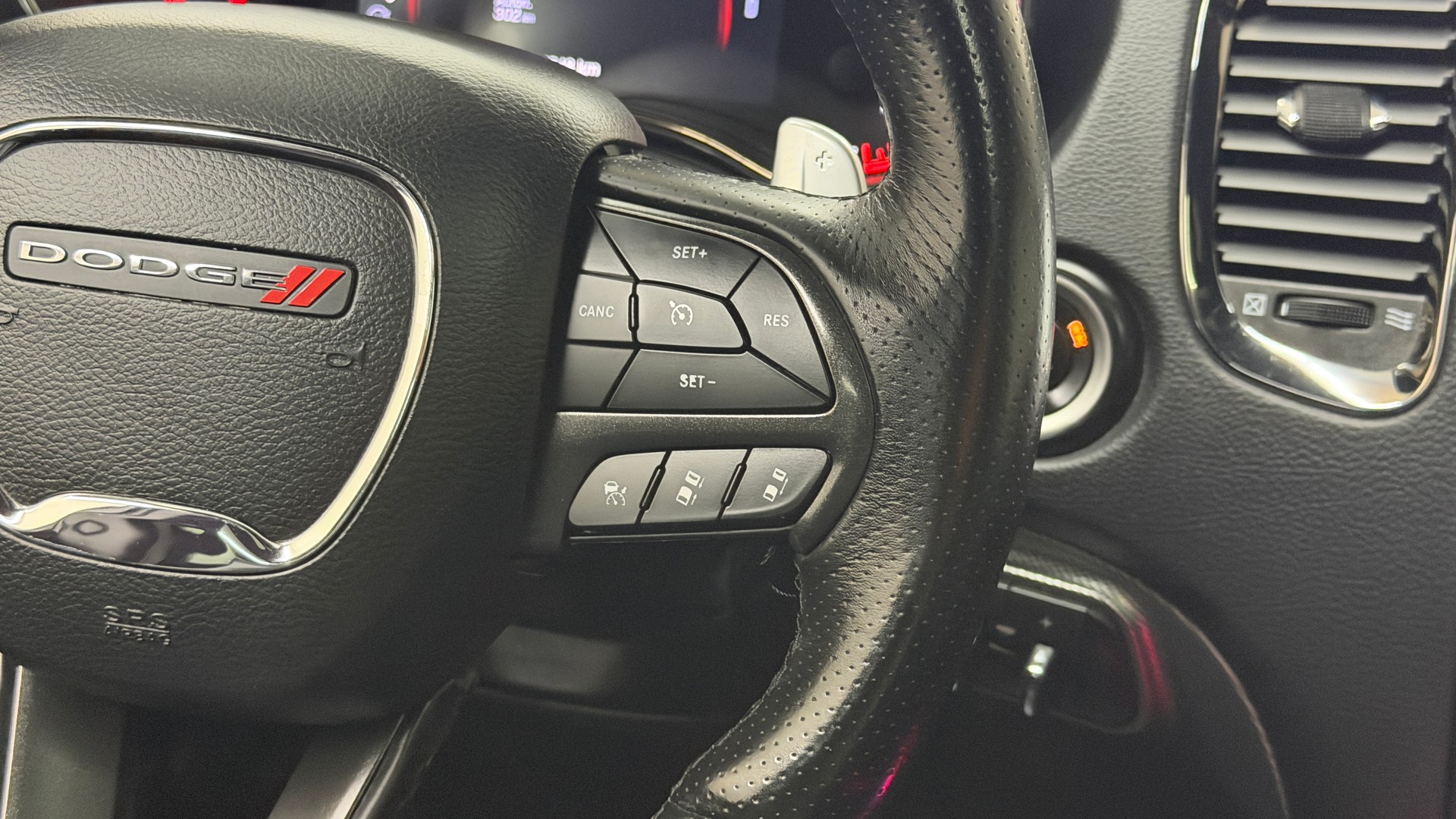 DODGE Durango-image-15
