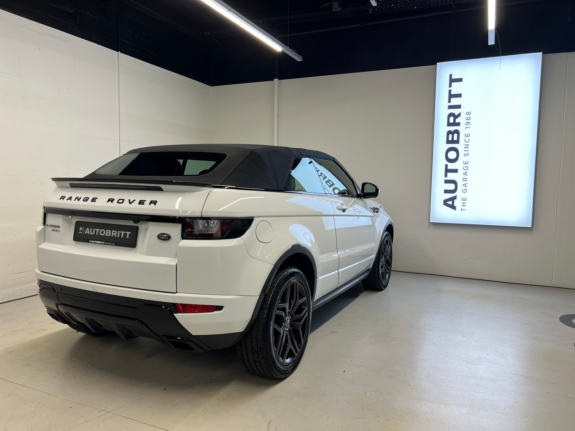 LAND ROVER Range Rover Evoque Convertible 2.0 Si4 HSE Dynamic-image-1