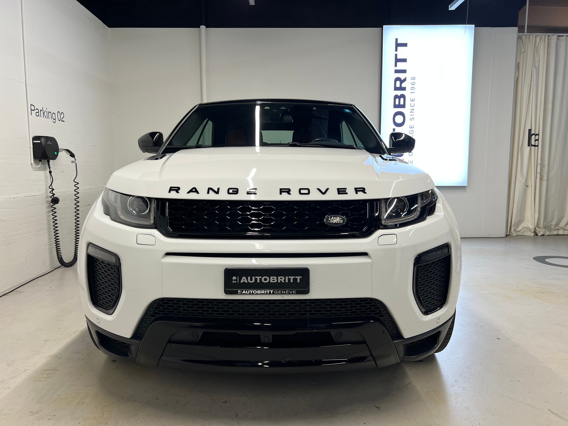 LAND ROVER Range Rover Evoque Convertible 2.0 Si4 HSE Dynamic-image-10