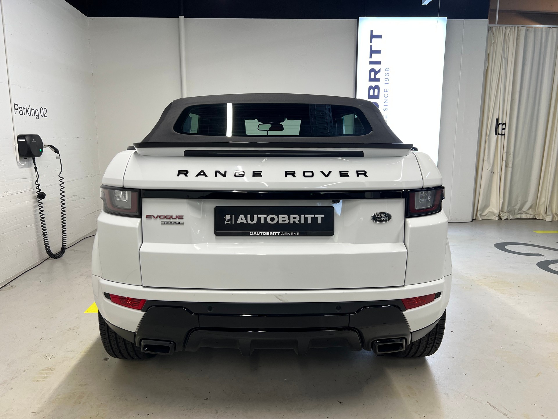 LAND ROVER Range Rover Evoque Convertible 2.0 Si4 HSE Dynamic-image-9