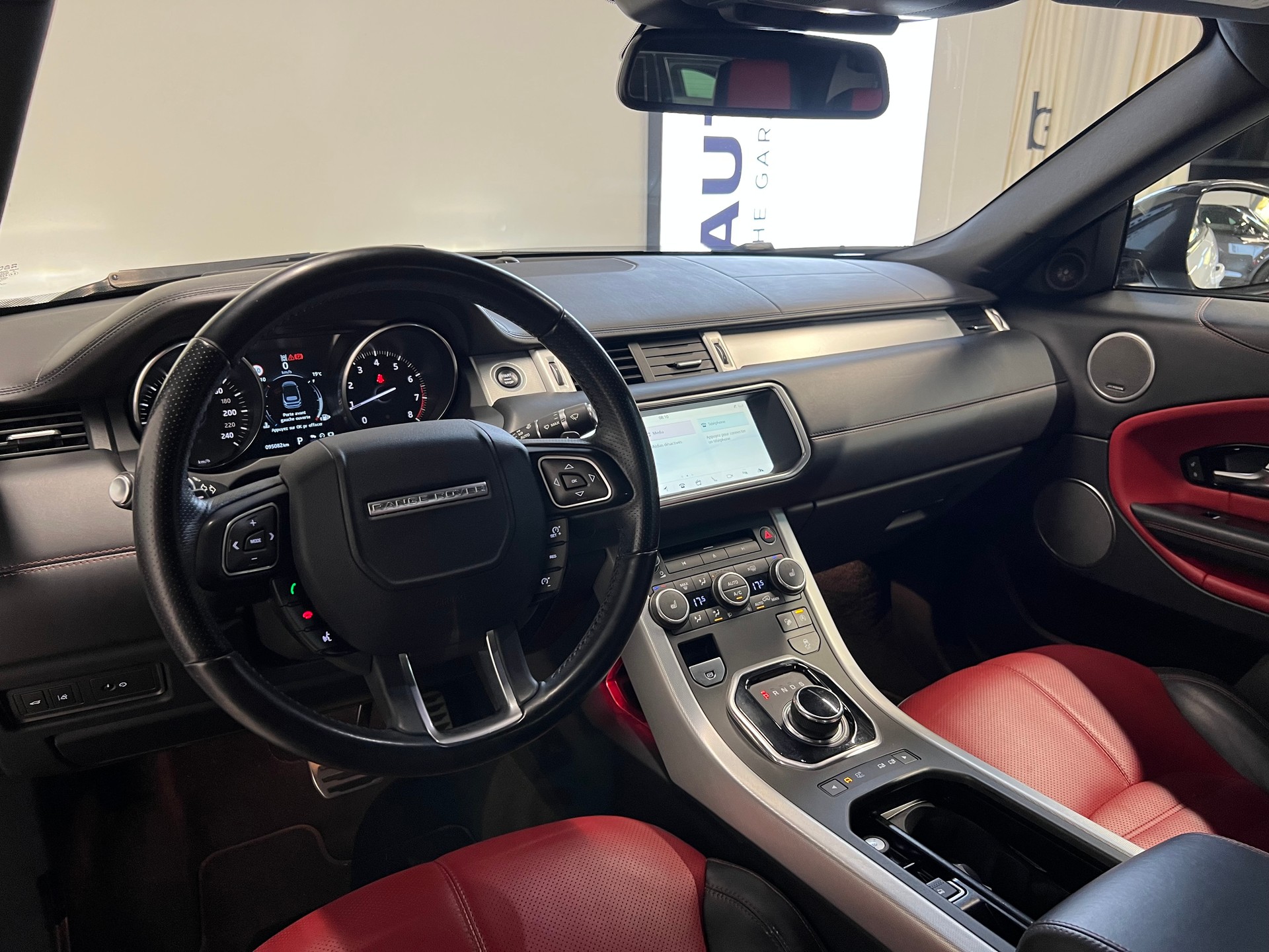 LAND ROVER Range Rover Evoque Convertible 2.0 Si4 HSE Dynamic-image-3