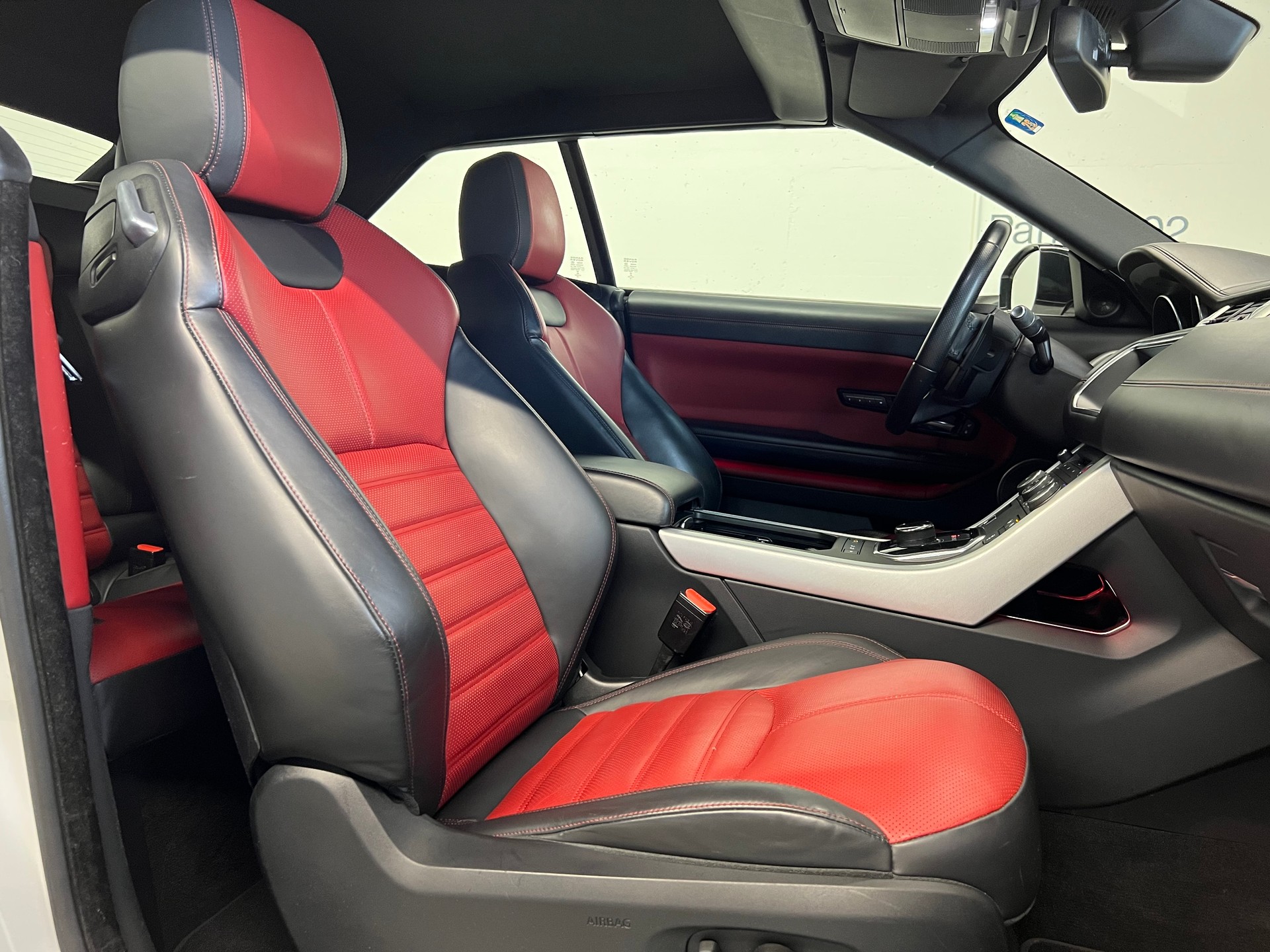LAND ROVER Range Rover Evoque Convertible 2.0 Si4 HSE Dynamic-image-6