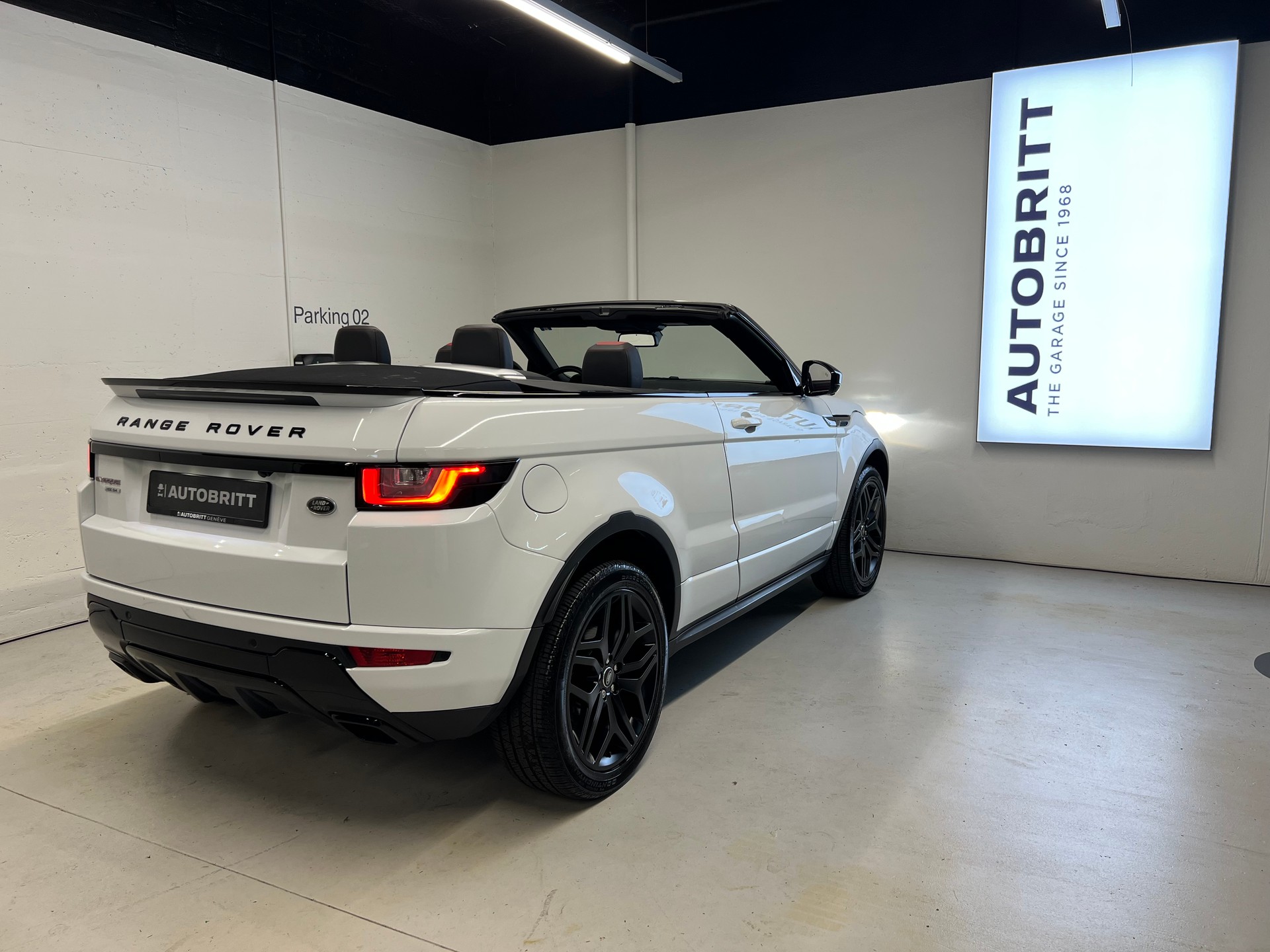 LAND ROVER Range Rover Evoque Convertible 2.0 Si4 HSE Dynamic-image-2