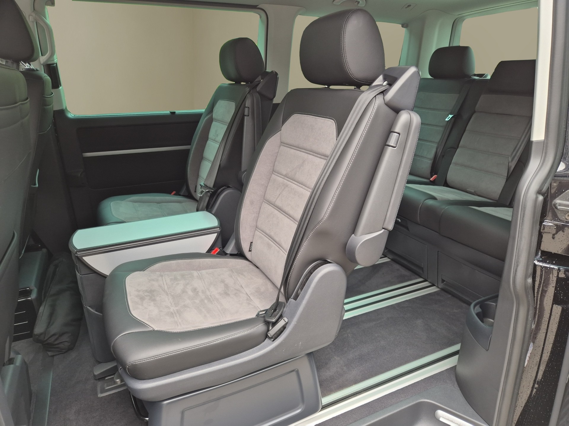 VW T6.1 Multivan 2.0 Bi-TDI Comfortline 4Motion DSG-image-14