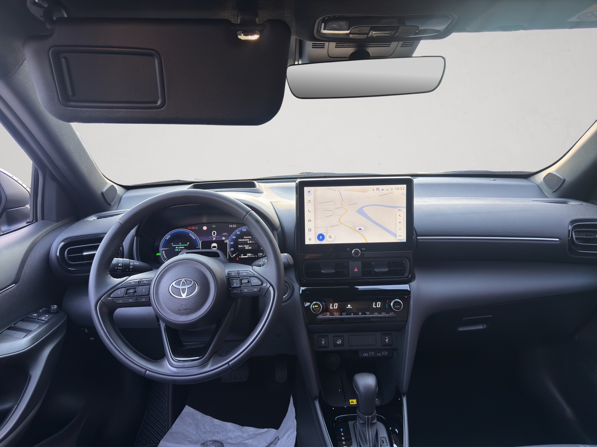 TOYOTA Yaris Cross 1.5 Style AWDi e-CVT-image-7
