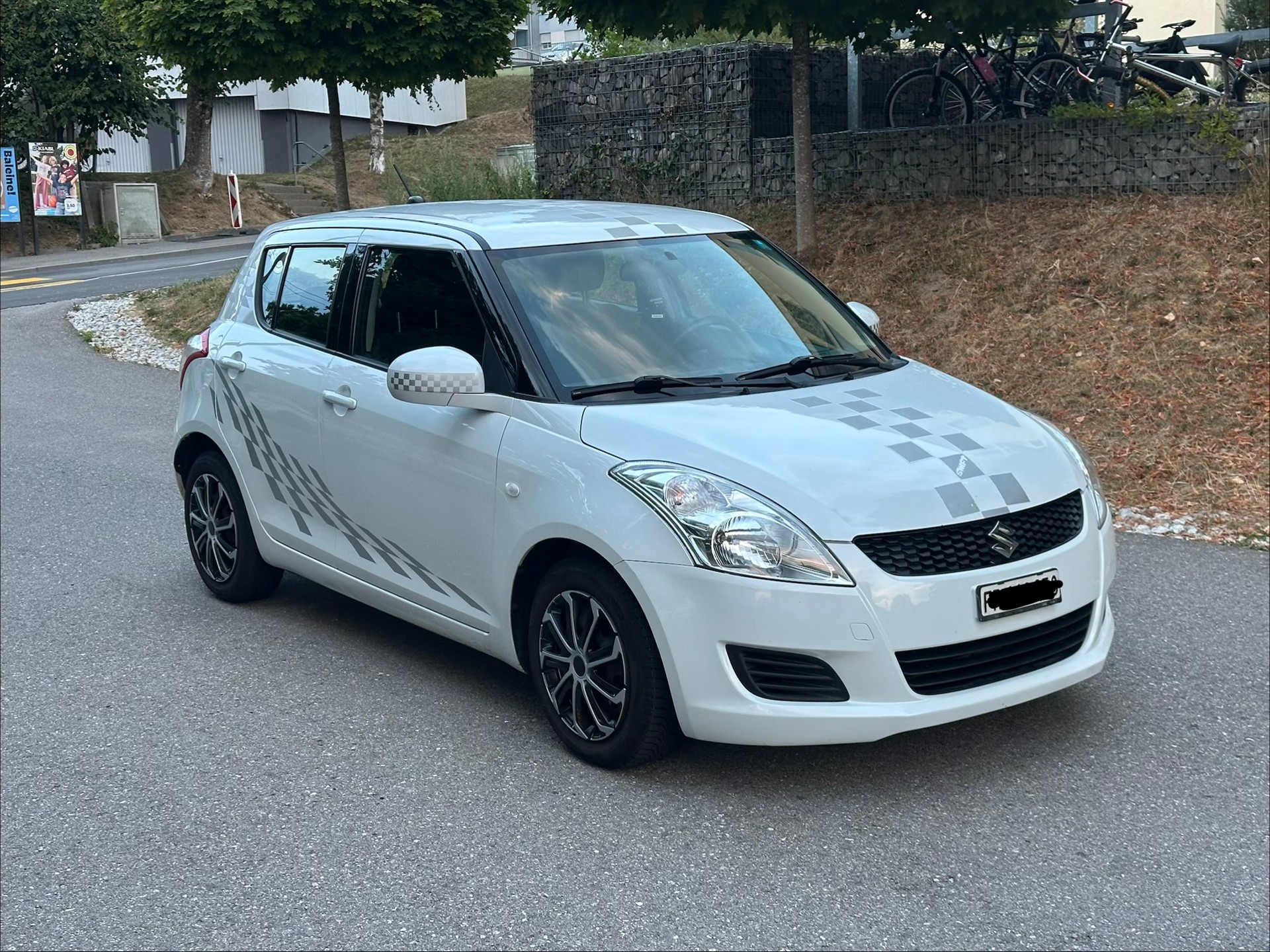 SUZUKI Swift 1.2i 16V GL Automatic-image-4
