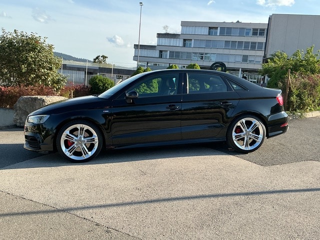 AUDI 1.8 T FSI Attraction quattro S-Tronic-image-2