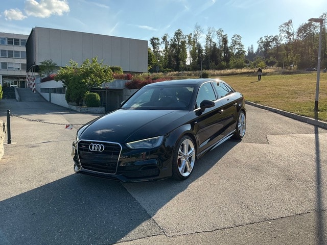 AUDI 1.8 T FSI Attraction quattro S-Tronic-image-1