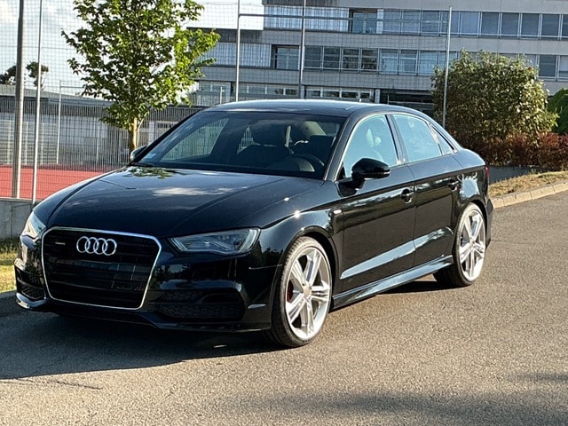 AUDI 1.8 T FSI Attraction quattro S-Tronic-image-0