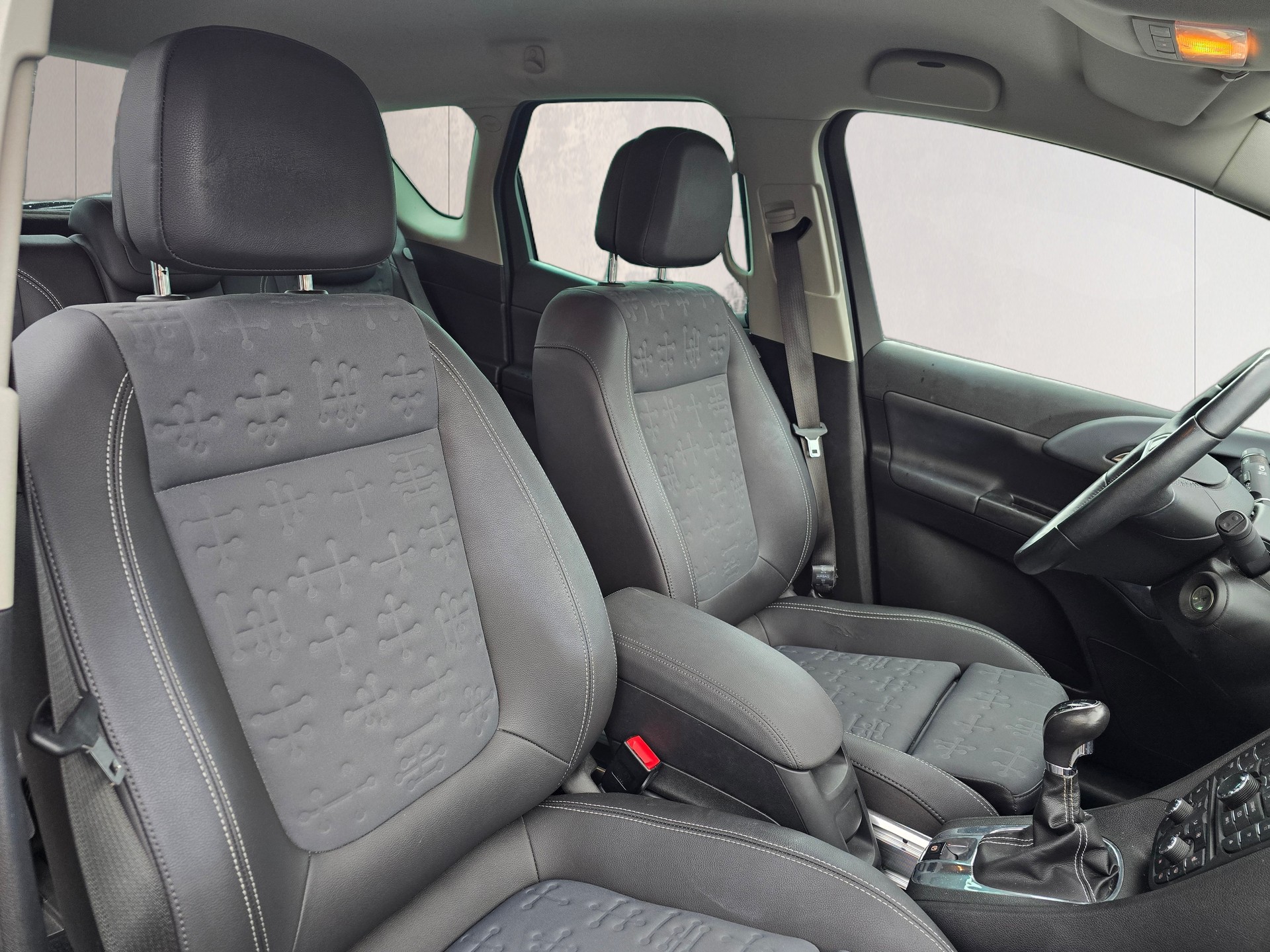 OPEL Meriva 1.4 Turbo Cosmo-image-9