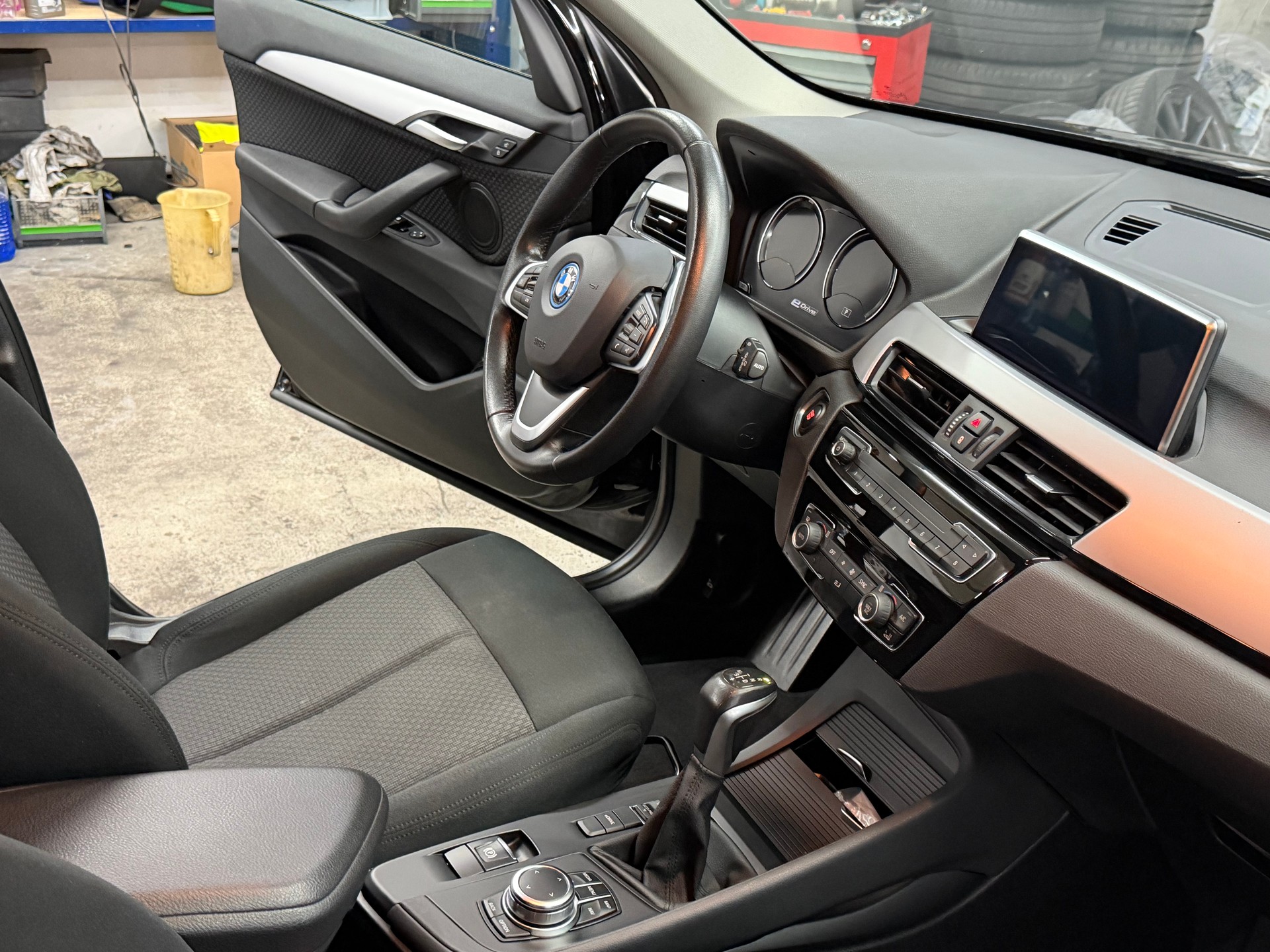 BMW X1 xDrive 25e Steptronic-image-7