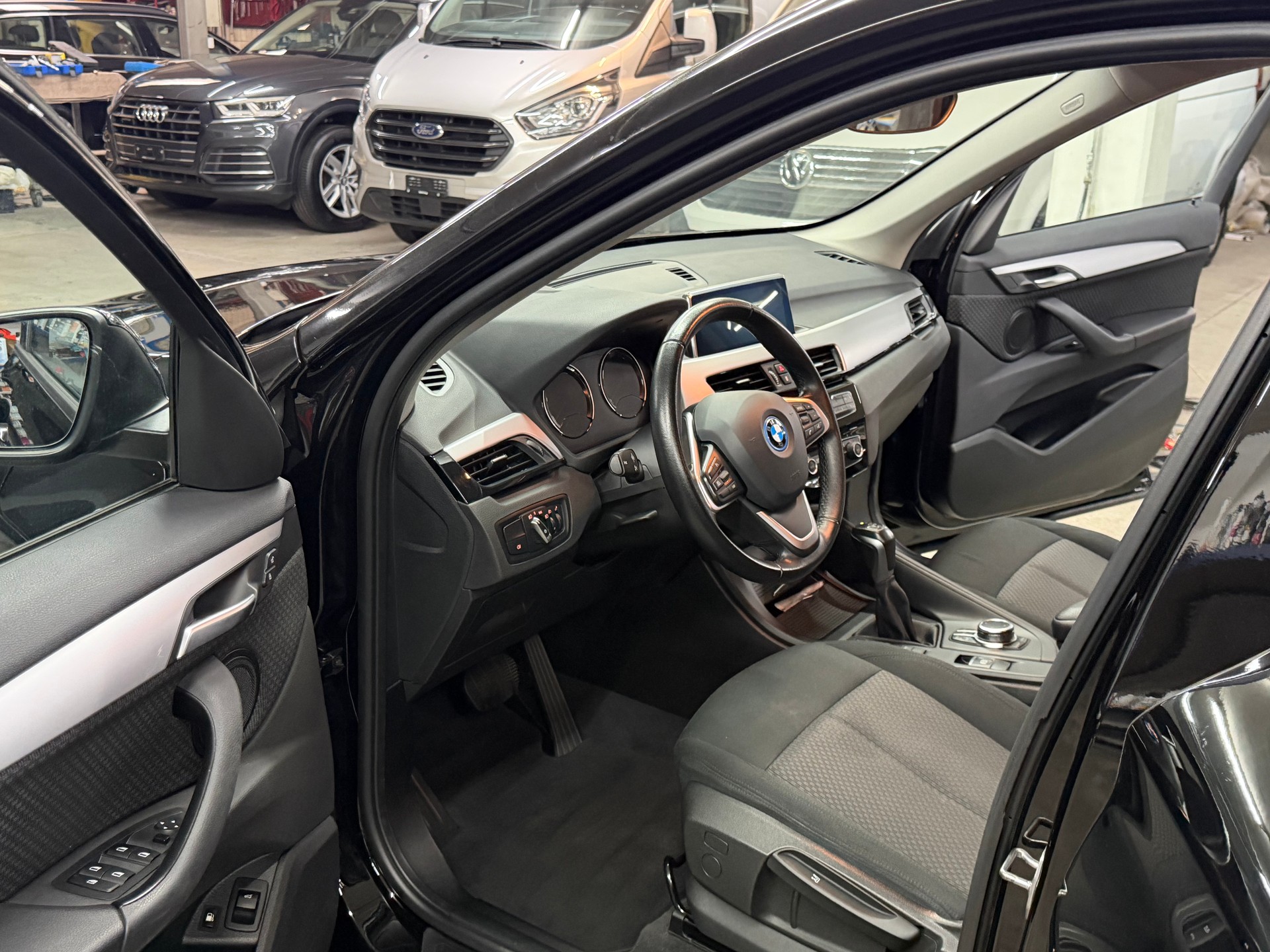 BMW X1 xDrive 25e Steptronic-image-12