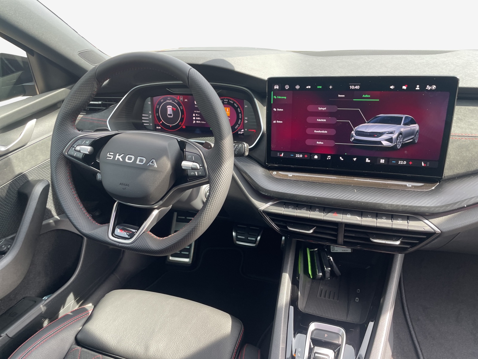 SKODA Octavia Combi 2.0 TSI DSG RS 30 Years Edition-image-8