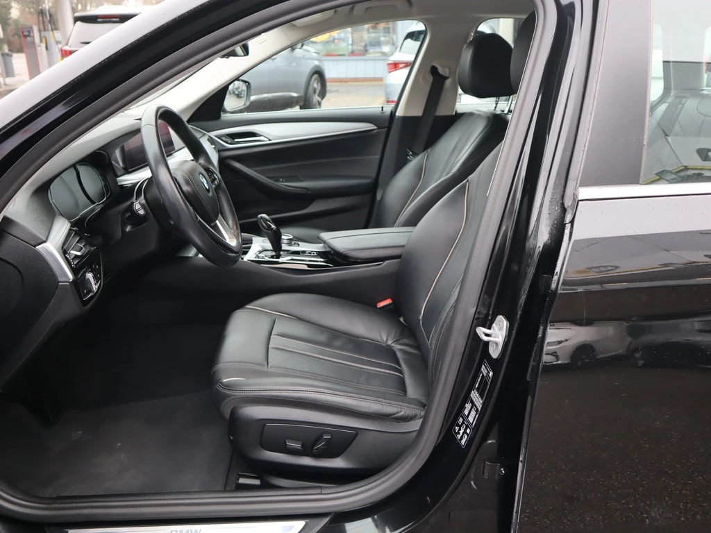 BMW 520d xDrive 48V Touring Steptronic ** Leder-Ausstattung ** LED Scheinwerfer **Mild- Hybrid Diesel **-image-11