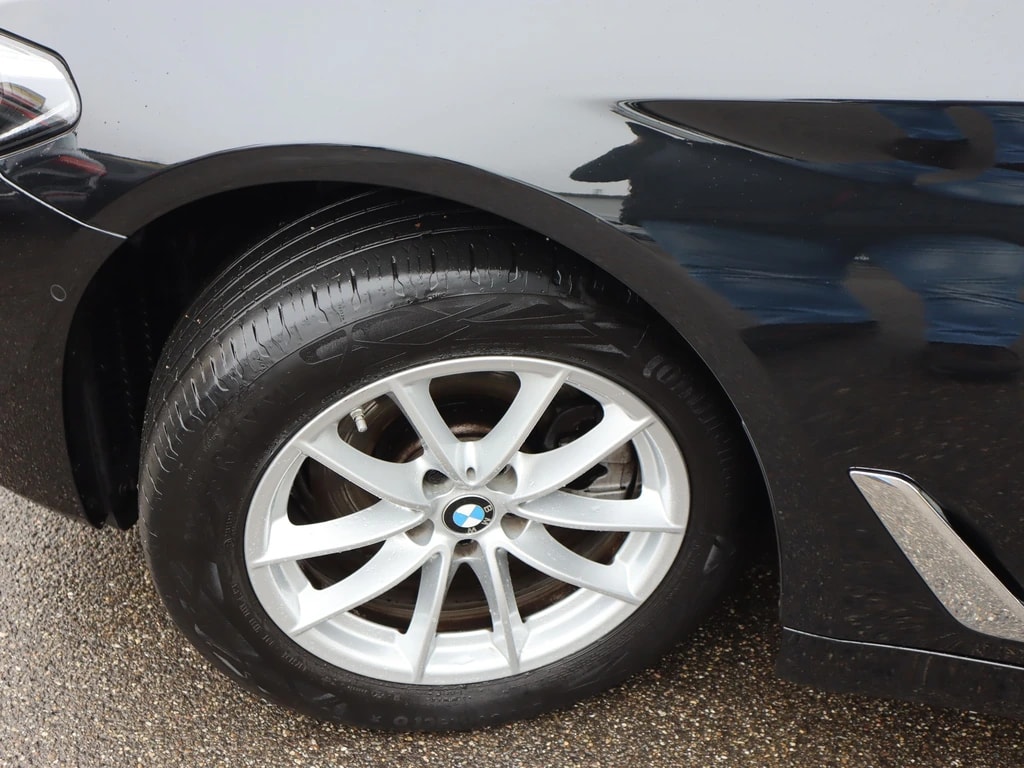 BMW 520d xDrive 48V Touring Steptronic ** Leder-Ausstattung ** LED Scheinwerfer **Mild- Hybrid Diesel **-image-13