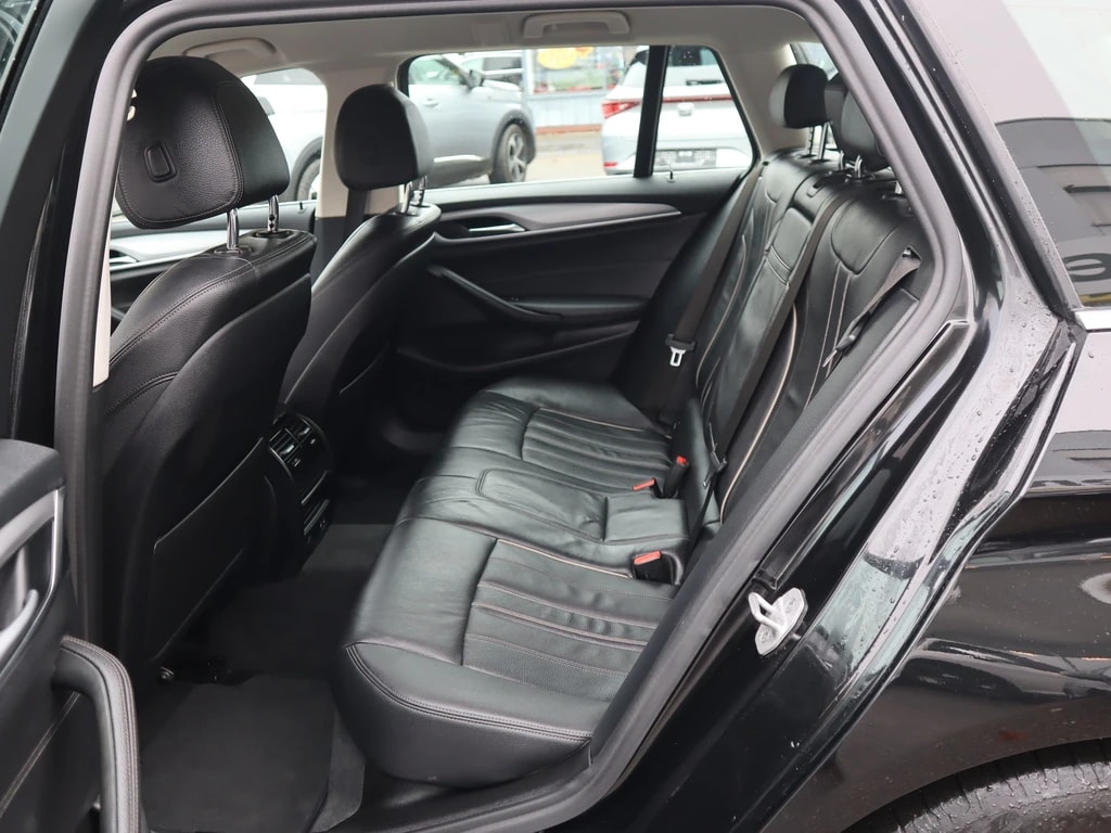 BMW 520d xDrive 48V Touring Steptronic ** Leder-Ausstattung ** LED Scheinwerfer **Mild- Hybrid Diesel **-image-12
