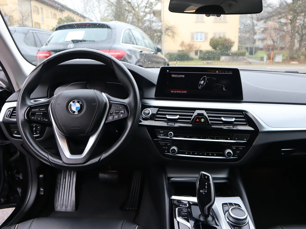 BMW 520d xDrive 48V Touring Steptronic ** Leder-Ausstattung ** LED Scheinwerfer **Mild- Hybrid Diesel **-image-10