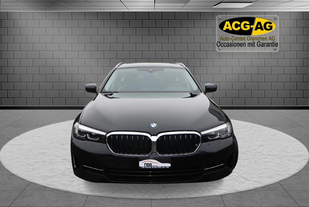 BMW 520d xDrive 48V Touring Steptronic ** Leder-Ausstattung ** LED Scheinwerfer **Mild- Hybrid Diesel **-image-1