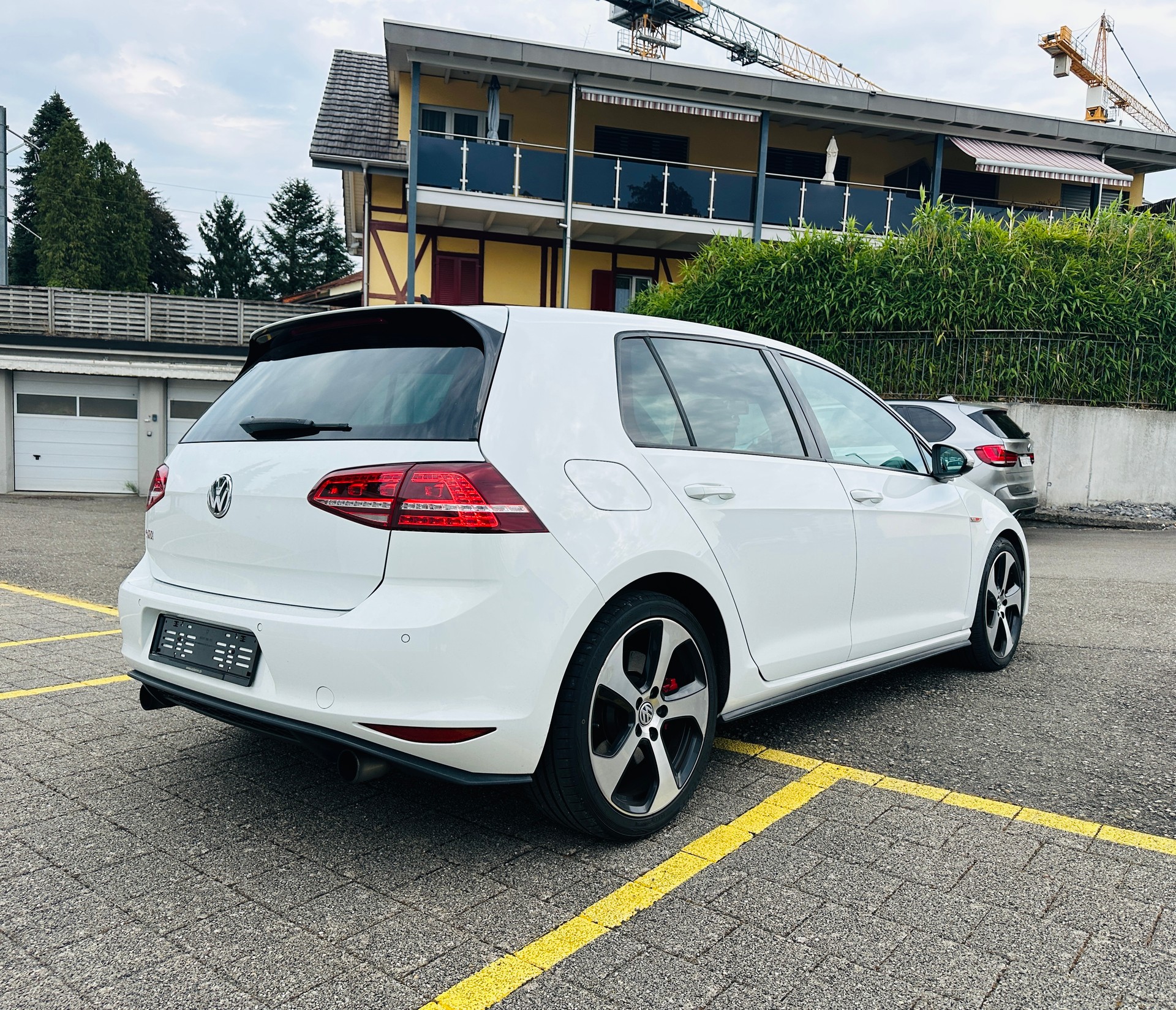 VW Golf 2.0 TSI GTI Performance DSG-image-7