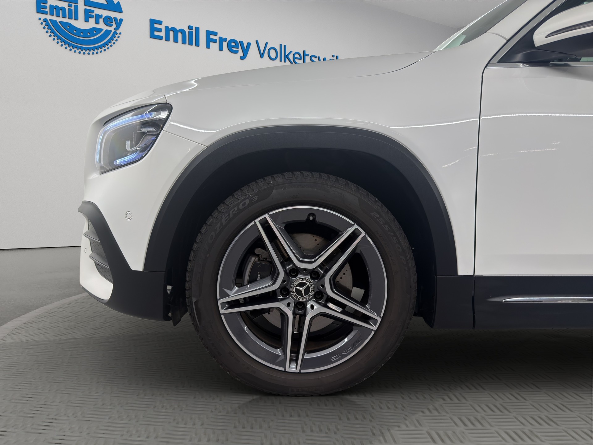 MERCEDES-BENZ GLB 200 AMG Line 4matic-image-3