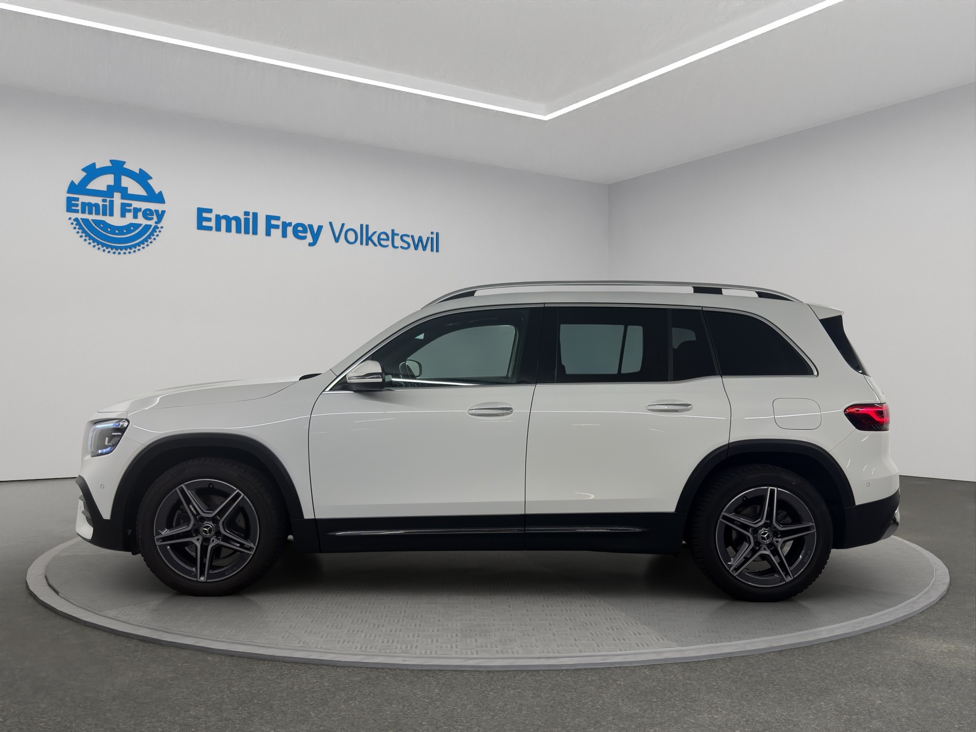 MERCEDES-BENZ GLB 200 AMG Line 4matic-image-1
