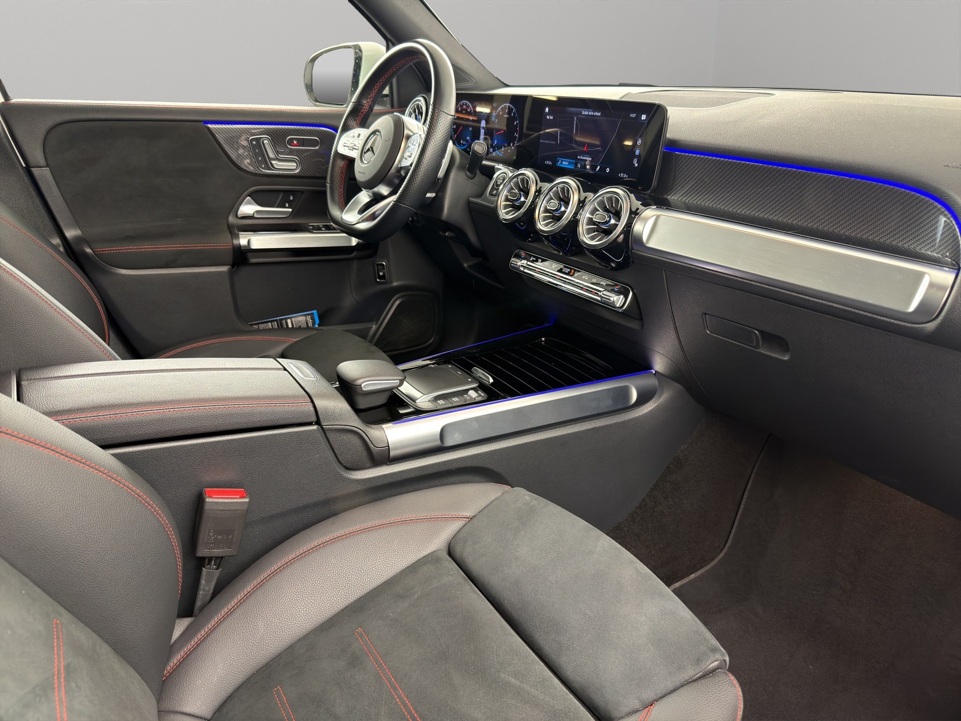 MERCEDES-BENZ GLB 200 AMG Line 4matic-image-12