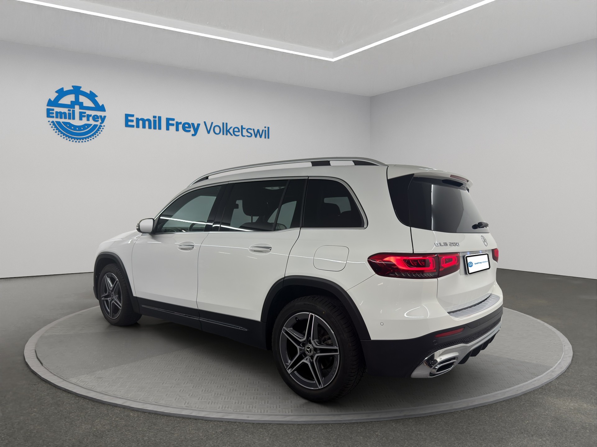 MERCEDES-BENZ GLB 200 AMG Line 4matic-image-2