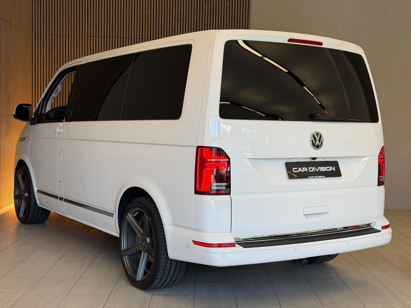 VW T6.1 Multivan 2.0 Bi-TDI Generation Six 4Motion DSG-image-9