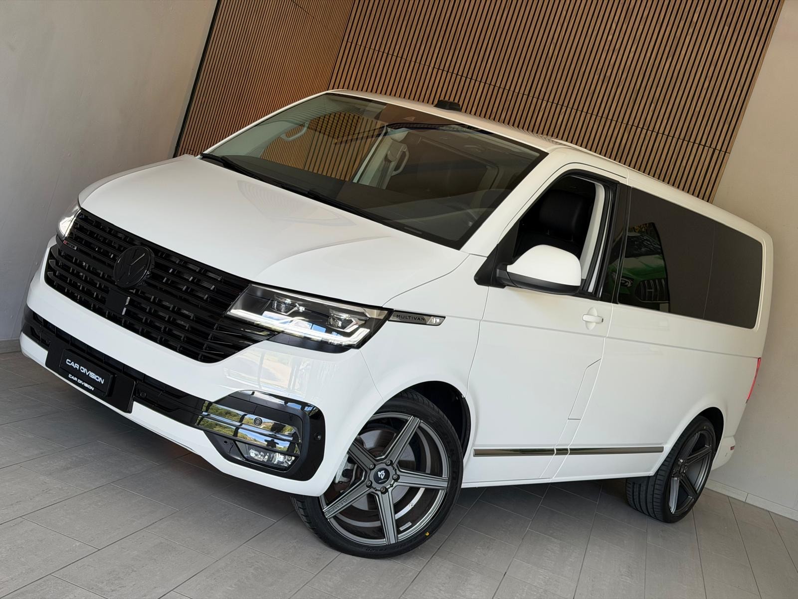 VW T6.1 Multivan 2.0 Bi-TDI Generation Six 4Motion DSG-image-2