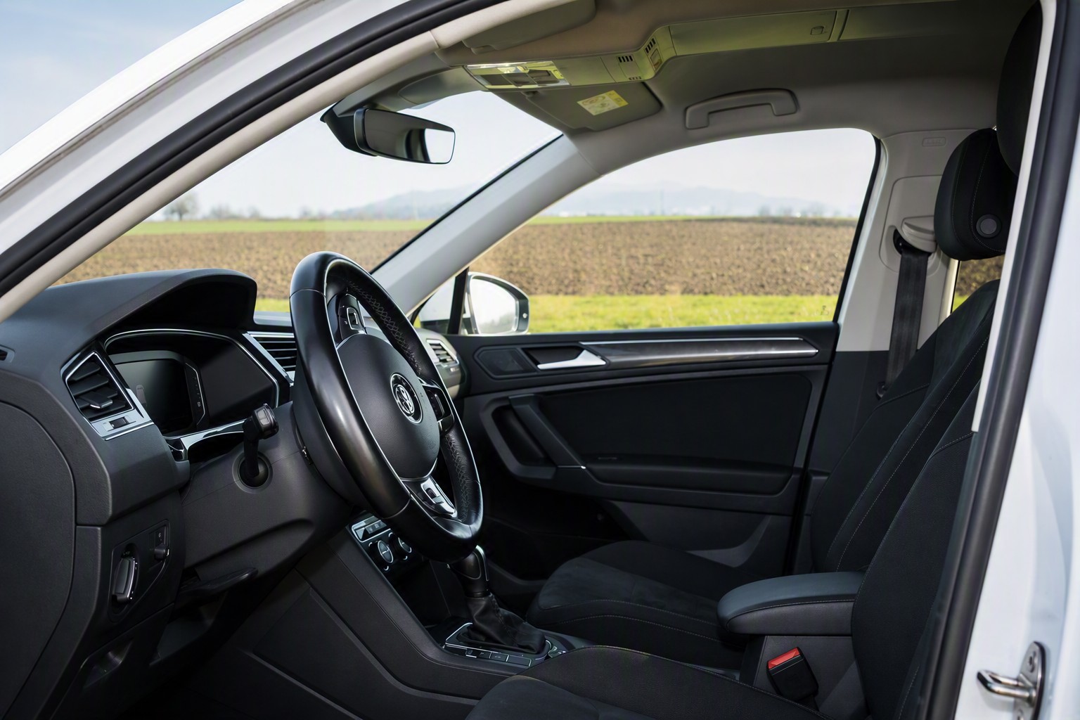 VW Tiguan Allspace 2.0 TDI SCR Highline DSG 4Motion-image-5