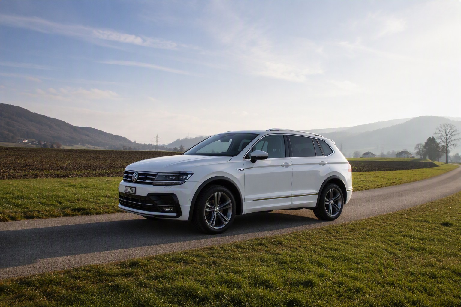 VW Tiguan Allspace 2.0 TDI SCR Highline DSG 4Motion-image-2