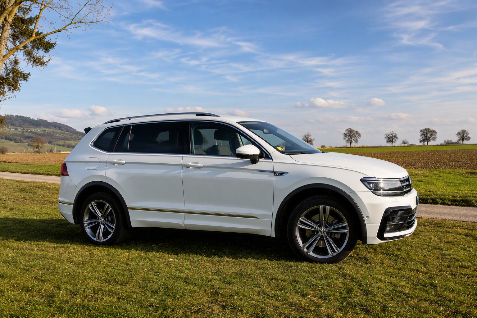 VW Tiguan Allspace 2.0 TDI SCR Highline DSG 4Motion-image-0