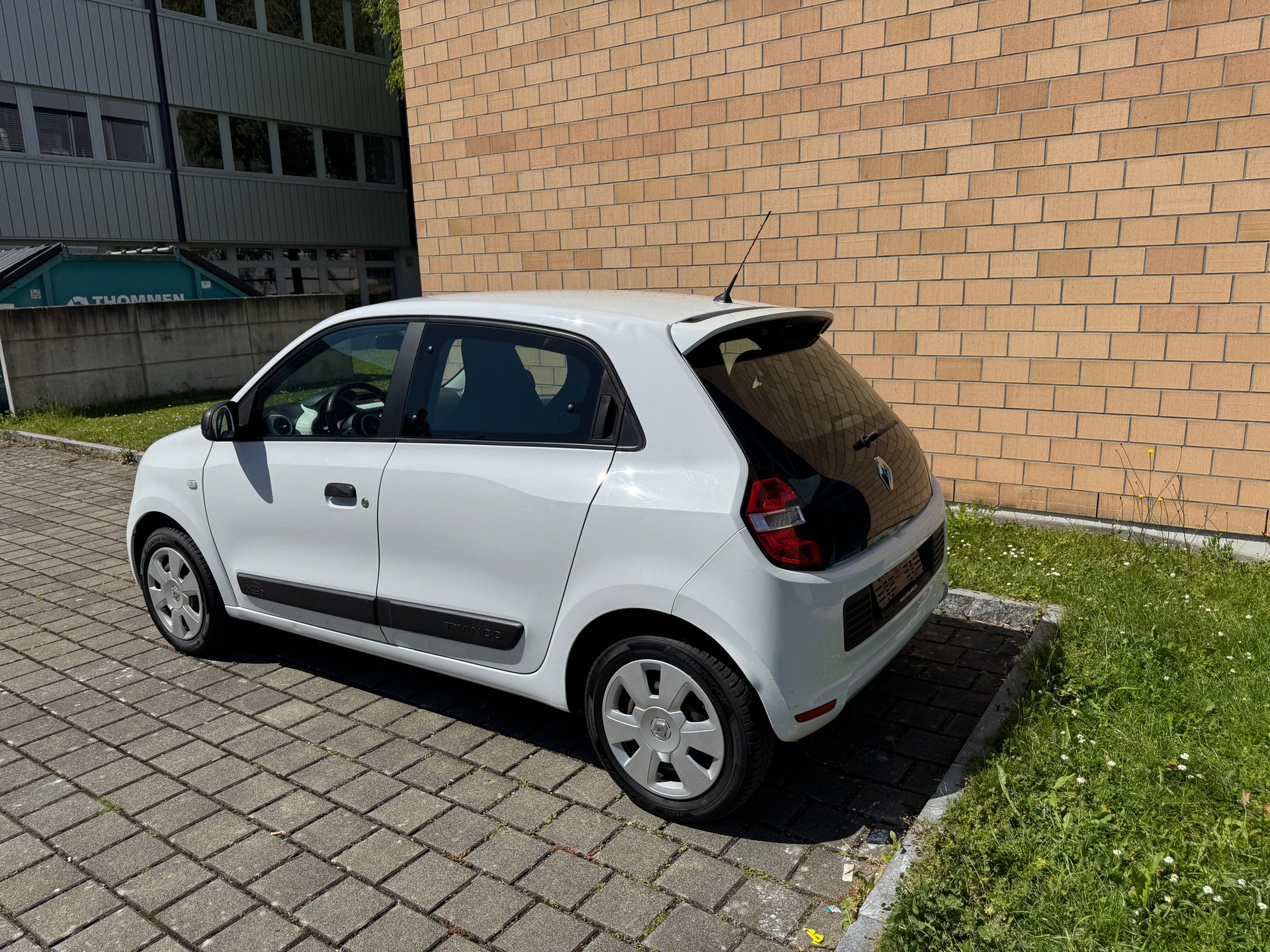 RENAULT Twingo 1.0 Zen-image-4