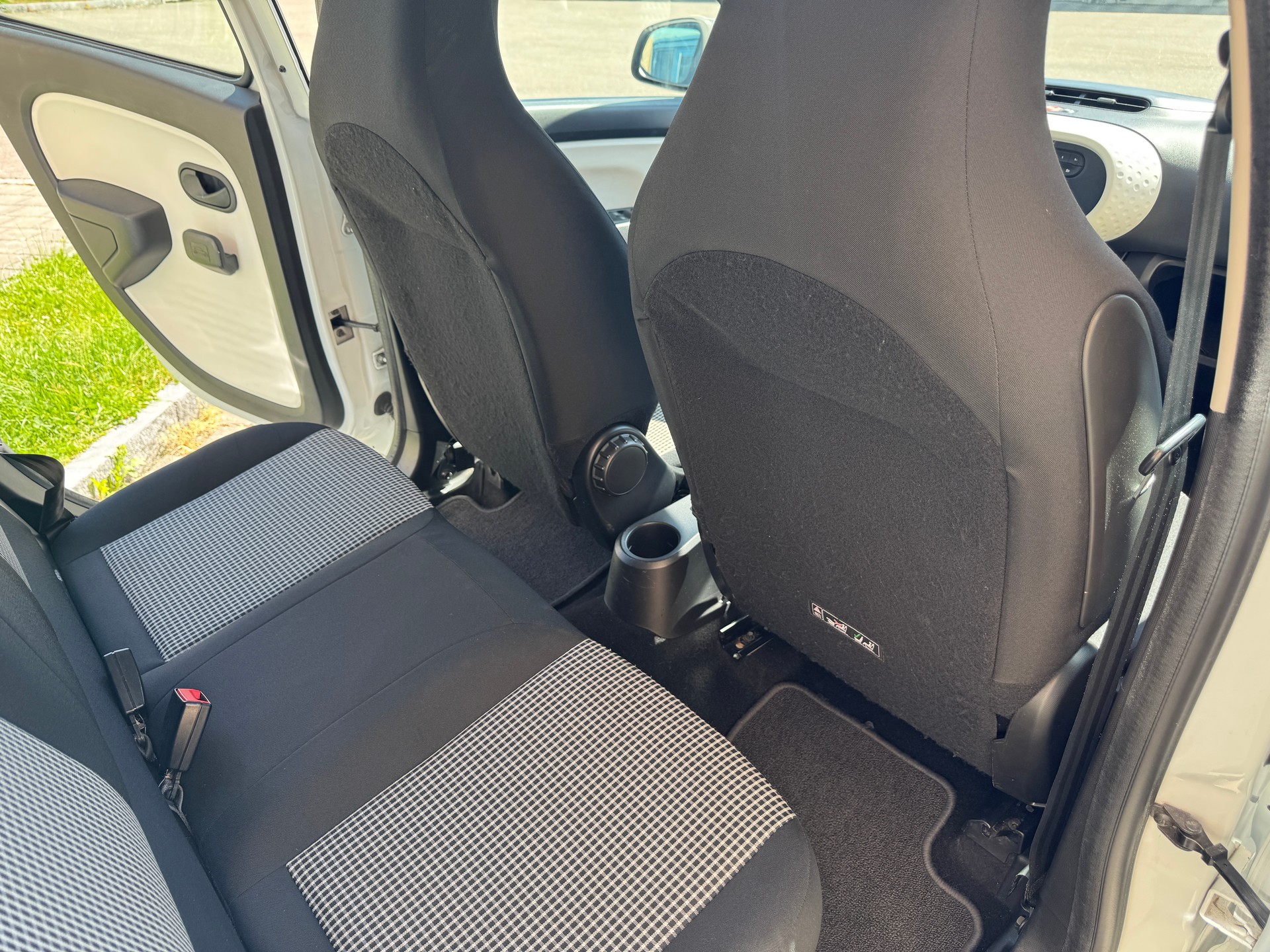 RENAULT Twingo 1.0 Zen-image-10