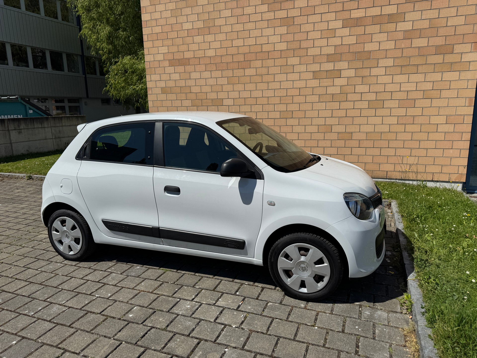 RENAULT Twingo 1.0 Zen-image-1