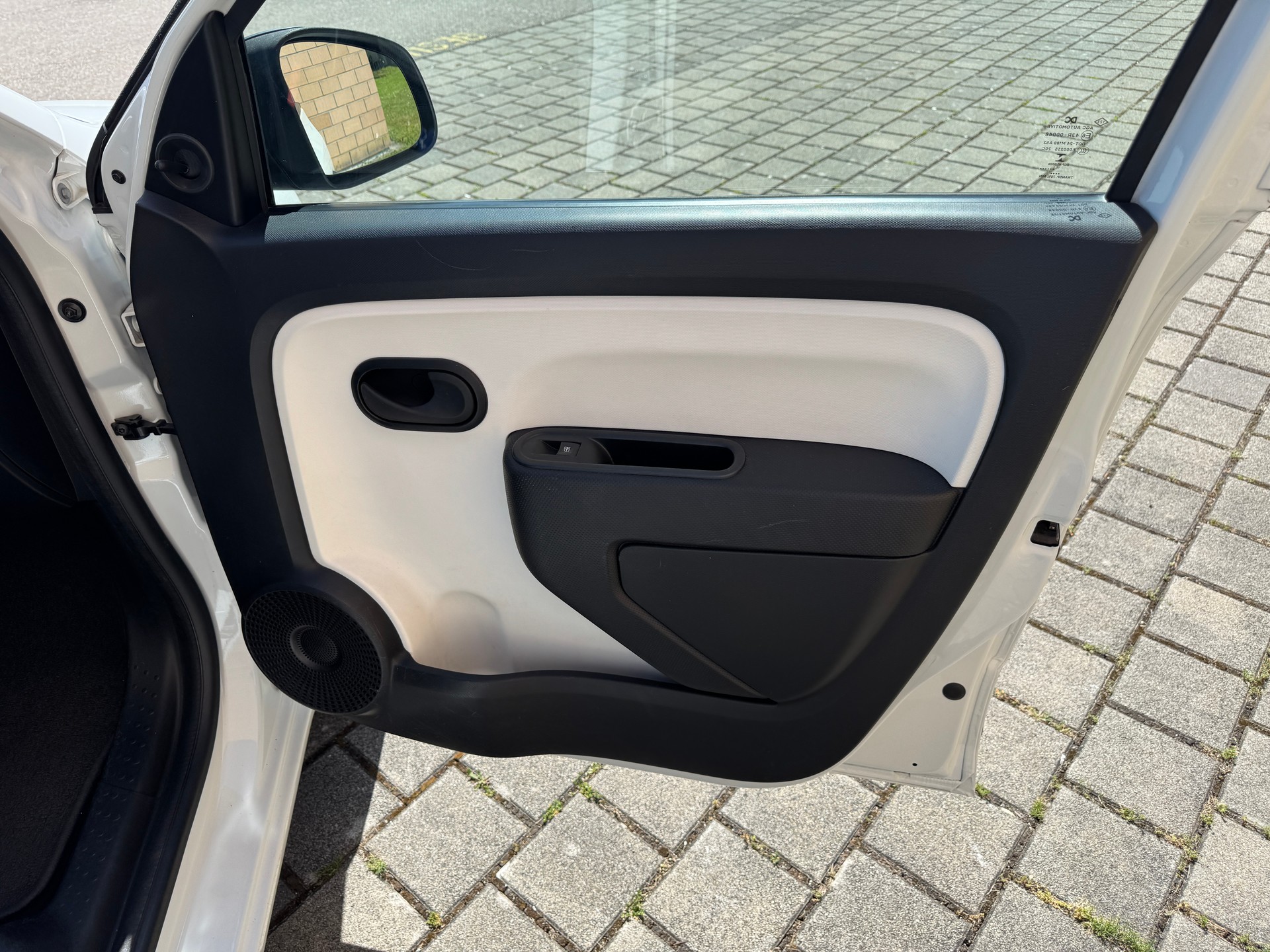 RENAULT Twingo 1.0 Zen-image-12