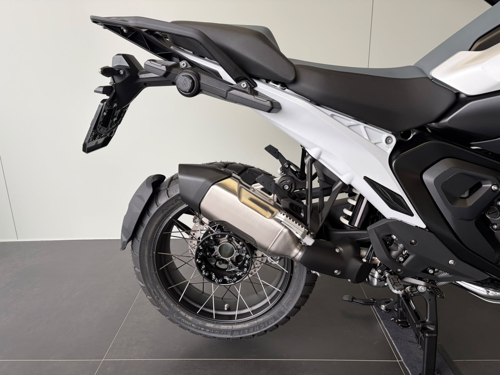 BMW R 1300 GS-image-12