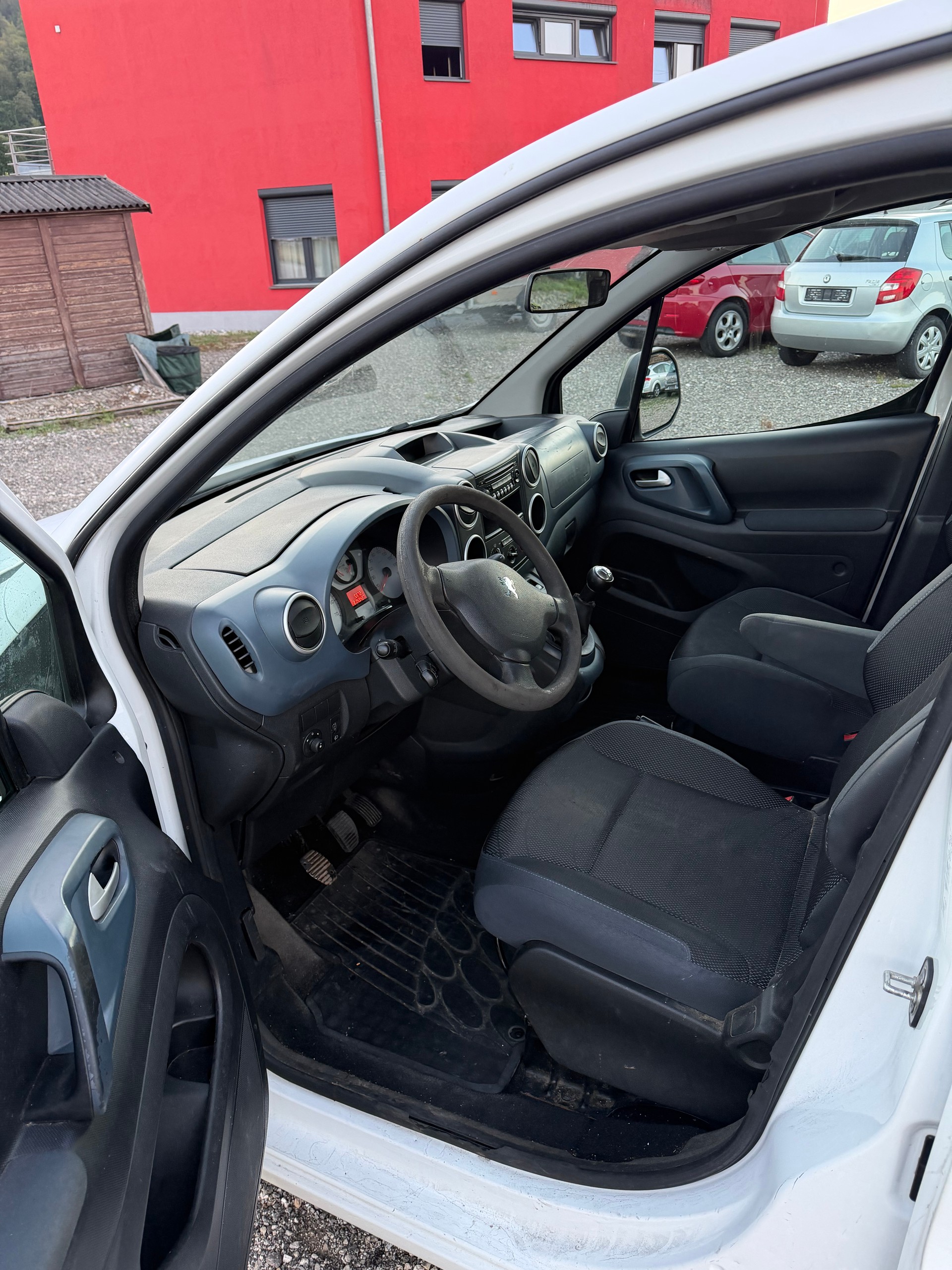 PEUGEOT Partner 1.6 HDI Trendy-image-6